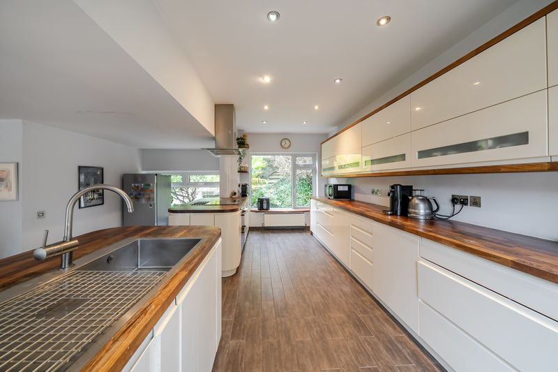 Kitchen- click for photo gallery